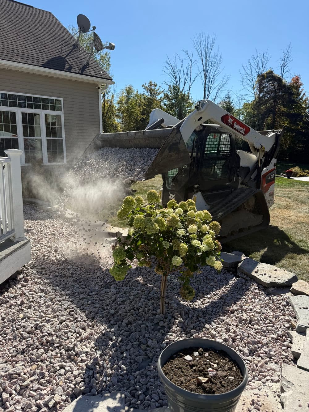 Soil, Mulch & Decorative Rock Delivery image